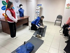 В ершовском КЦСОН активисты «Движения Первых» провели мастер-класс по оказанию первой помощи