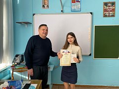 На «Классной встрече» в школе п. Учебный побывал председатель избирательной комиссии Ершовского района