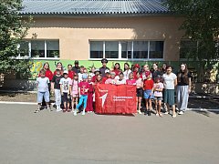 В Ершове в летнем лагере школы № 3 состоялась «Зарядка со стражем порядка»