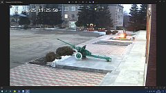 Ершовские девочки-«гурманы» пожарили сосиски на пламени Вечного огня