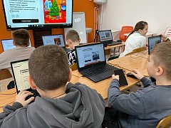 В «IT-КУБ.Ершов» ребят познакомили с удивительными возможностями нейросети