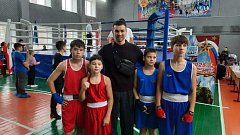 Ершовские боксеры завоевали четыре золотые и одну серебряную медали на открытом турнире в Михайловском