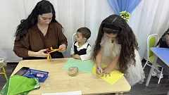 Супермамы и супердочки: в Ершове прошел праздник нежности, творчества и семейного тепла