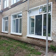 В школе поселка Учебный Ершовского района обновили оконные блоки
