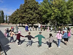 В Ершове сотрудники РДК провели для дошколят фольклорное развлечение, посвященное трем Спасам