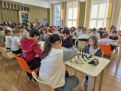 В Ершове шахматный турнир объединил одиннадцать сильнейших команд региона
