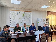 Глава ЕМР Константин Мызников провел прием членов семей участников спецоперации