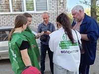 В Ершове волонтеры помогают жителям принять участие в голосовании по выбору территорий для благоустройства