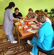 В Ершовском реабилитационном центре прошел мастер-класс с применением нетрадиционных техник аппликации