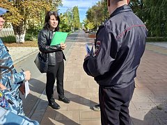 Полицейские и отряд «Юный друг полиции» школы № 2 г. Ершова приняли участие в Общероссийской антинаркотической акции «Сообщи, где торгуют смертью»   