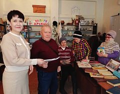 «Из нас слагается народ»: этнокультурный час прошел для ершовцев в «Активном долголетии»