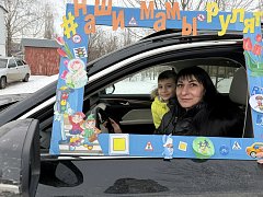 Ершовские мамы-водители поучаствовали в акции «Наши мамы рулят!»