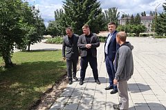 В Ершове ведутся работы по благоустройству центральной площади