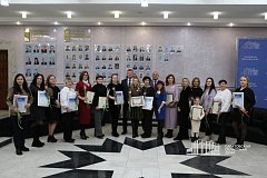В региональном парламенте открылась фотовыставка «Жены Героев»