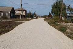 В Ершове отсыпали щебнем восемь грунтовых дорог