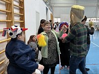 Теплый праздник ко Дню инвалидов: в Ершове прошел фестиваль «МЫ вместе»