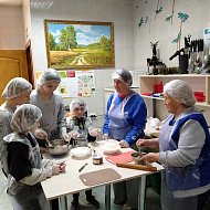 Ершовцы двух поколений совместно пекли тульский пряник по ГОСТУ Советского Союза