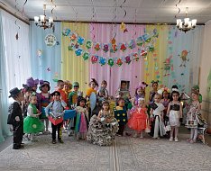 На конкурсе «ЭКОмода» ершовские дошколята превратились в прекрасных принцесс, богатырей и даже фантастический транспорт