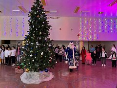 В Ершове прошло новогоднее представление для детей из многодетных семей