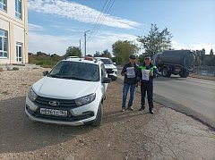 В Ершове инспекторы ОГИБДД напомнили водителям и пешеходам об уловках мошенников