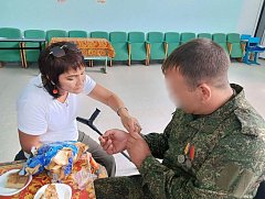 В ершовском поселке прошла теплая встреча с земляком – участником СВО