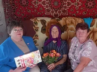 В свои 95 ершовская долгожительница по-прежнему не любит сидеть без работы