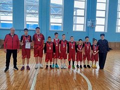 В Ершове прошел открытый турнир по баскетболу, в котором приняли участие команды из 5 районов