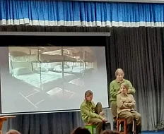 В Ершове прошел театральный показ военного спектакля «Вижу цель»