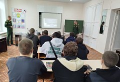 Ершовские студенты пообщались с курсантами Саратовского высшего артиллерийского командного училища