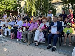 В День семьи, любви и верности ершовские семьи принимали поздравления