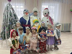 В ершовском селе состоялся новогодний праздник для дошколят «Сказочное приключение»