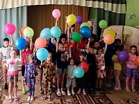 В День защиты детей ребята Ершовского реабилитационного центра принимали гостей и подарки