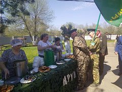 Сад памяти и тепло сердец: в Ершовском реабилитационном центре встретили Победу