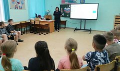 С отдыхающими в ЛОЛ «Солнышко» детьми провели профилактическую беседу