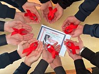 Накануне Всемирного дня борьбы со СПИДом ершовские лицеисты поучаствовали в профилактической акции