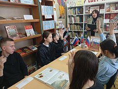 Специалисты Ершовского центра соцобслуживания приняли участие в акции «Подросток – досуг»