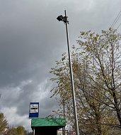 В Ершове возле школы №3 установлены новое ограждение и световой проектор на пешеходный переход