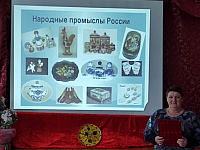 Сельчане изучают народные промыслы России