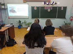 В школе пос.Учебный Ершовского района "Разговор о важном" был посвящён героям Отечества
