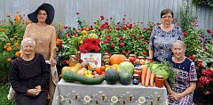В ершовском селе прошли тематические посиделки «Лучший урожай и красивый цветник»