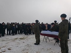 В Ершовском районе с воинскими почестями похоронили двух погибших в зоне СВО бойцов