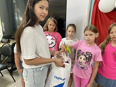 Вклад юных волонтёров в доброе дело: в Ершове прошла акция «Забота о меньших»