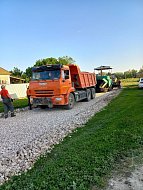 В селах Ершовского района осваивают дорожное финансирование