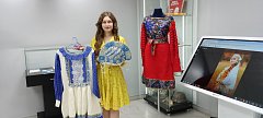 Мастерица из Тамбова передала в ершовский музей уникальную коллекцию костюмов ручной работы
