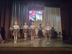 Новокраснянский Дом культуры Ершовского района отметил Всемирный день театра праздничным представлением