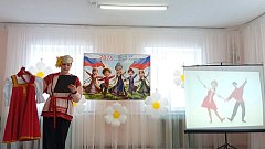 Праздничный концерт с танцами, играми и национальными блюдами провели в детском саду Ершовского района в Год единства народов