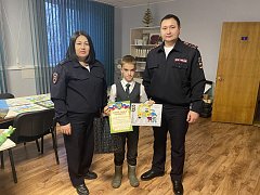 Конкурс рисунков и поделок показал отличное знание правил дорожного движения ершовскими ребятами