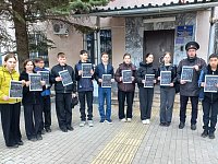 Полицейские и отряд «Юный друг полиции» школы № 2 города Ершова приняли участие в Общероссийской антинаркотической акции «Сообщи, где торгуют смертью»