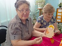 В ершовском селе прошел творческий мастер-класс «Матрешка – русская душа», посвященный Дню России и Году единства народов России