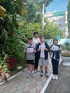 Маленьким ершовцам раздали памятки юного пешехода